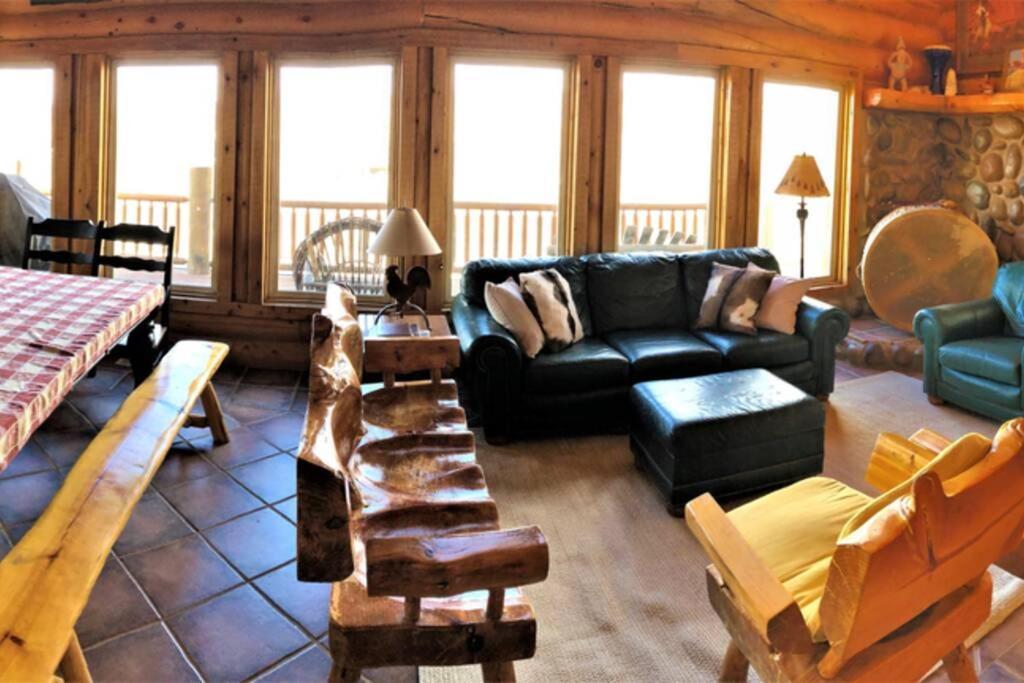 Red Rock Ranch Log Cabin: Large, Fully Furnished 에스칼란테 외부 사진
